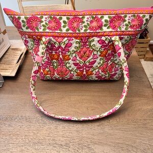 Vera Bradley Large Quilted Tote Zip Top Lilly Bell Pockets‎ Barely Used